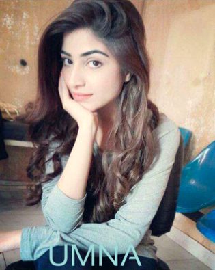 Kisy pucho hai bezuba sa kyun yeh jahan hain khushi k pal kahan dhundhoo Jo bhijee thi dua wo ja k Asmaan