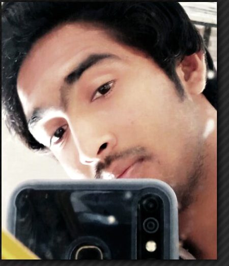 ہمیں  نصیب  کے  چکّر  میں  ڈال  کر اُس  نے
کسی کے بخت سنوارے ہیں اپنے ہاتھوں سے