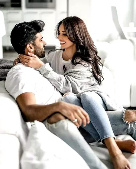 تمہارا نام پڑھ لوں😉😉 تو آنکھیں 😌😌😌مسکراتی ہیں💋💋