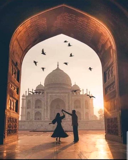 اُس کے قریب تر جو ہو وہ در خرید لُوں
خُواہش ہے لاہور میں اِک گھر خرید لُوں