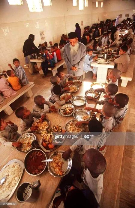 عجیب شخص تھا
انسانیت کی بات کرتا تھا 🙏✨❤😥