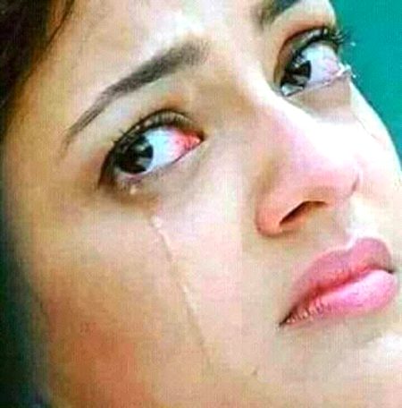 توبہ کے آنسو کا کمال یہ ہے کہ چاند
گرتا باہر ہے مگر اندر کی صفائی کر دیتا ہے
🌟🌙