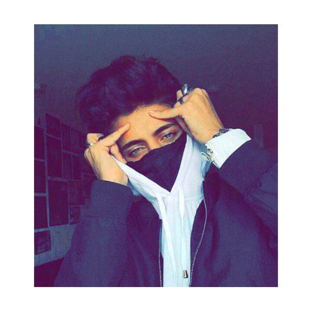 اب فقط دیکھتے ہی رہتے ہیں..
ورنہ ہم بھی تو بولتے تھے, کبھی~💔🔥