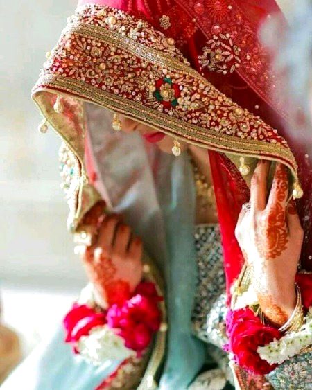 دوستی اور محبت میں اتنا شدت پسند ہونا تو بنتا ہے💫 کہ جو آپ کا ہے وہ اور کسی کا نہ ہو💫