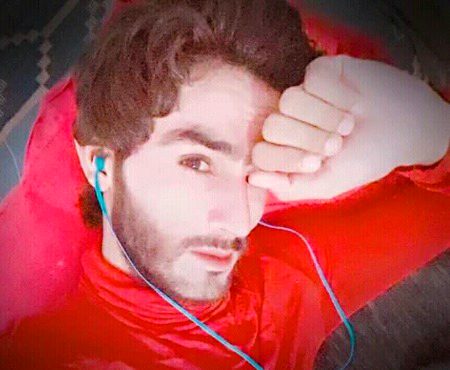 غلط تهے وعدے مگر دل یقیں رکهتا تها 
وہ شخص لہجہ بڑا دلنشیں رکهتا تها
🔥Ali 😥✌️