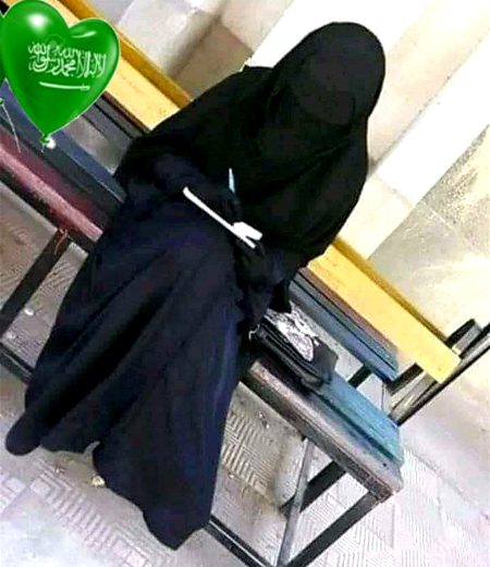 *"عورت کے سر پر عزت کی چادر وہی مرد پہناتا ہے جس کی پرورش ایک اچھی ماں نے کی ہو"!*