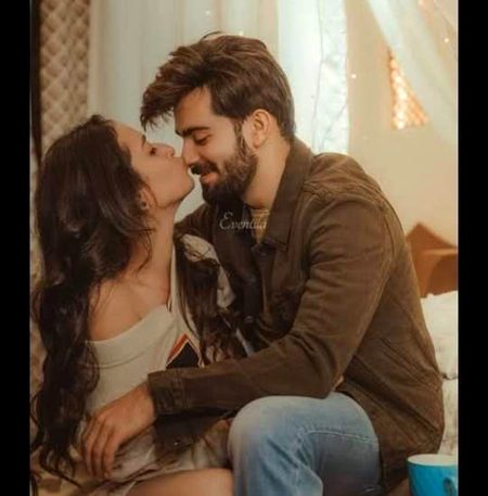 عادتیں بگڑتی جا رہی ہیں میری..
وہ کھڑوس 
ہر خواہش پوری کرتا ہے میری!!😋
❤