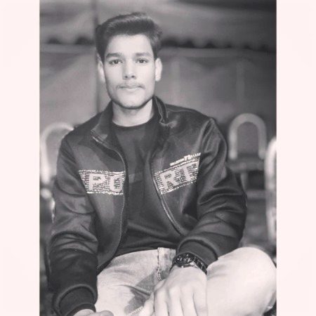 sᴏᴄɪᴀʟ ᴍᴇᴅɪᴀ ɪs ᴛʜᴇ “ɢʀᴇᴀᴛᴇsᴛ ʜɪᴛs” ᴀʟʙᴜᴍ ᴏғ ᴏᴜʀ ʟɪᴠᴇs.👀🌚

Úme®🥀🥀