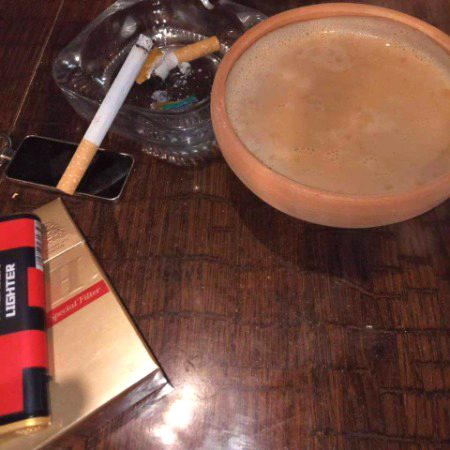 میں اس کو بتاتا تھا سبھی پریشانیاں اِس دل کی
وہ مجھ سے یہ کہتی تھی خدا خیر کرے گا چائے پیجیئے۔
🙃♡