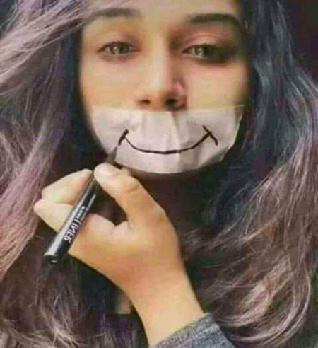 وہ جو تم سے بات کرنے کے لیے ترس جایا
کرتی تھی
آج اس لڑکی میں_____صبر آگیا ہے 💔