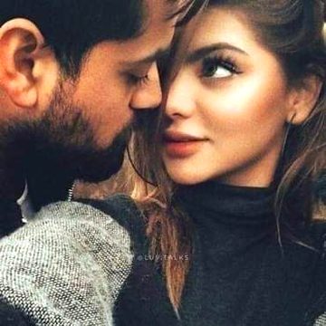 کیا تعریف کروں اس ظلم کے حسن کی💭
پوری کتاب تو بس ہونٹوں پے ختم ہو جاتی ہے💋