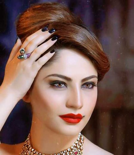 •||•BHAR MEI JAYE MUHABBT TERI....AB APNI ZULFAIN SUNWAROO GI•||•😏🔥