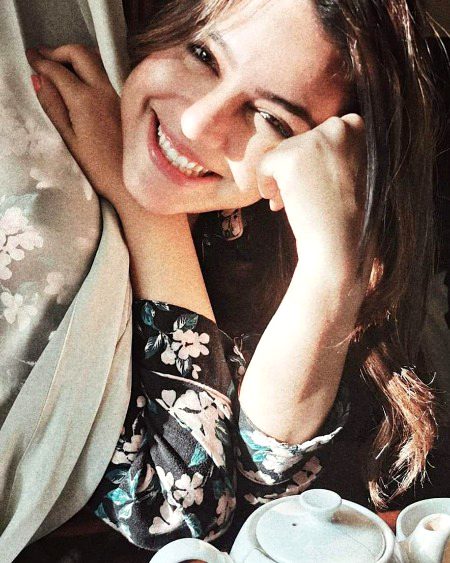 محترم مسکراتے ہیں ۔میری باتوں پہ یعنی وہ تھوڑا سا میرا ہو چکا ہے🥰😋