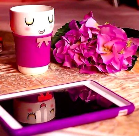 " زندگی بھی شیشے کی طرح ہوتی ہے💞
اور وہ تبھی مسکراتی ہے ....
جب آپ مُسکراتے ہیں- " 💞🙂