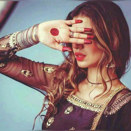 پنے سائے سے چونک جاتے ہیں عمر گزری ہے
اس قدر تنہا🔥