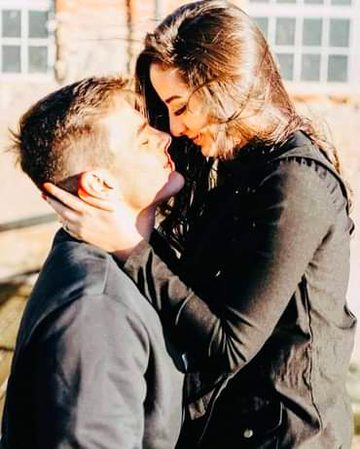 محبتیں پانے والے خوش قسمت نہیں
نہیں ہوتے 😍 بلکہ انہیں سنبھال کر رکھنے والے
زیادہ خوش قسمت ہوتے ہیں⁦❤️
