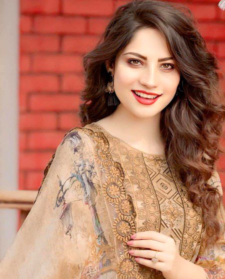 Neelum muneer
