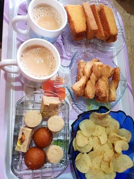 چائے دیاں گلاں ہائے😍
پیئاں گئے نال نال بہہ کے💑
کپ نال کپ نوں ملا کے☕☕😢😢😢kash